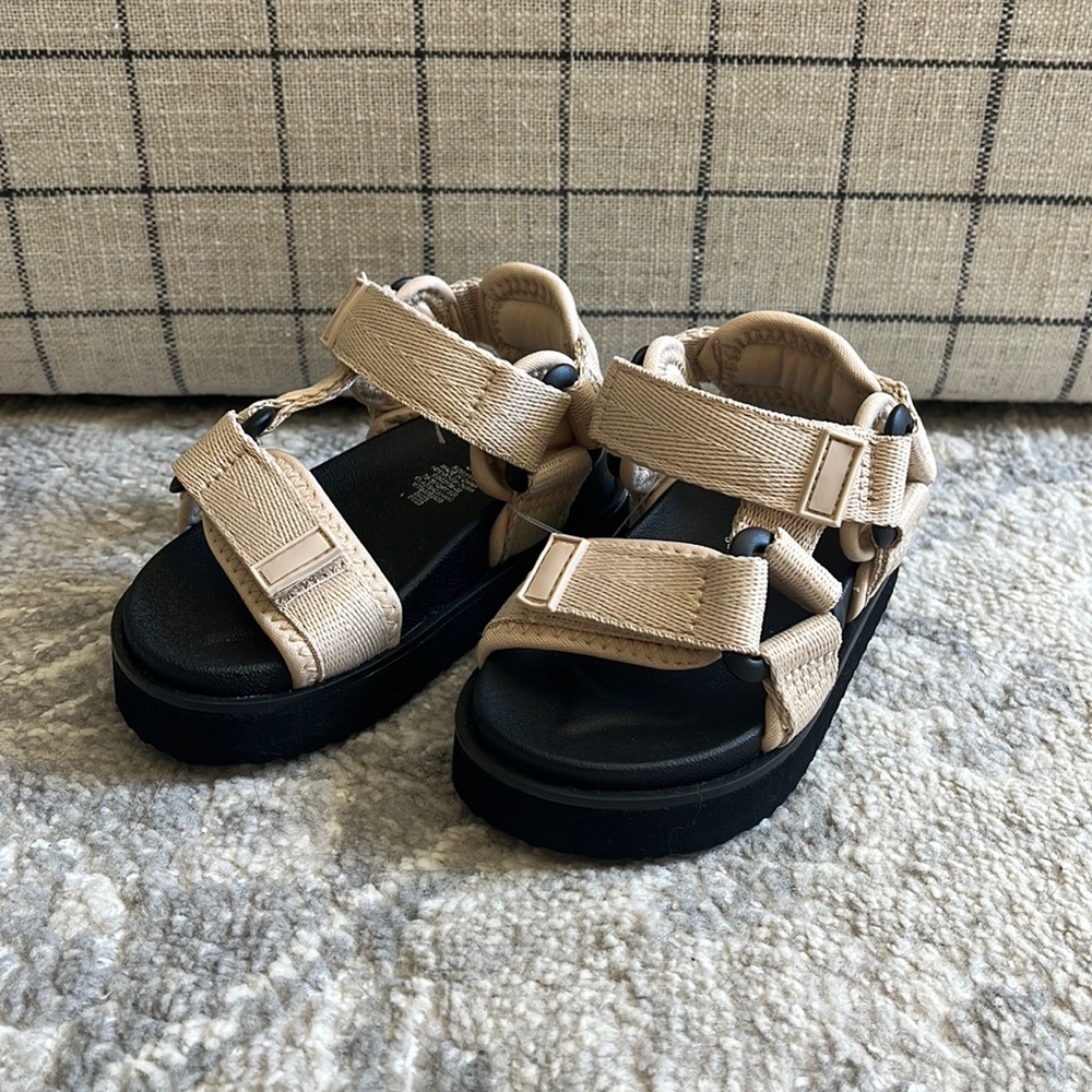 NWT Gap Toddler Sporty Sandals